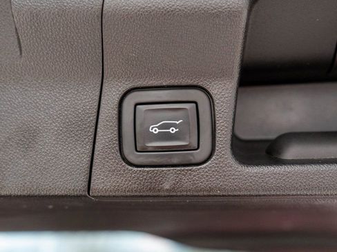 Used 2023 GMC Acadia SLT image 35