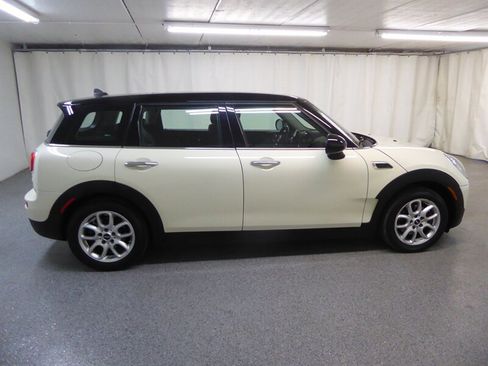 Used 2016 MINI Cooper Clubman Cooper image 8