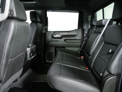 Used 2022 Chevrolet Silverado 1500 LTZ w/ LTZ Convenience Package II AWD/4WD image 18