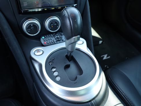 Used 2017 Nissan 370Z Touring image 12