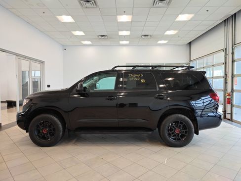 Used 2021 Toyota Sequoia TRD Pro AWD/4WD image 7