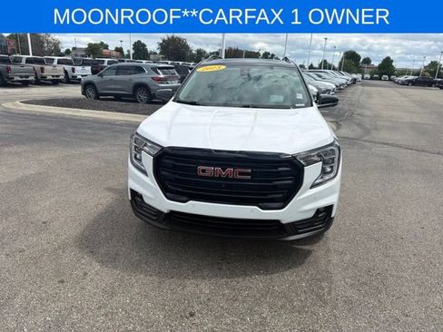 Used 2023 GMC Terrain SLT w/ Tech Package FWD image 4
