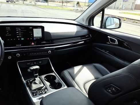 Used 2025 Kia Carnival SX Prestige image 26