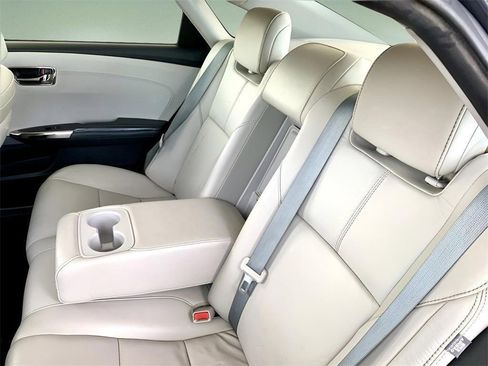 Used 2017 Toyota Avalon XLE Premium image 19