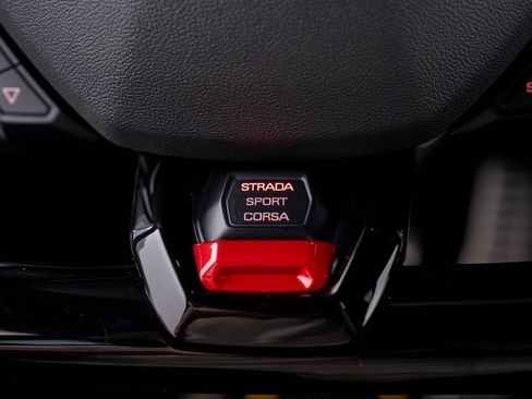 Used 2023 Lamborghini Huracan Tecnica RWD image 19