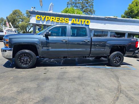 Used 2017 Chevrolet Silverado 2500 W/T AWD/4WD image 2