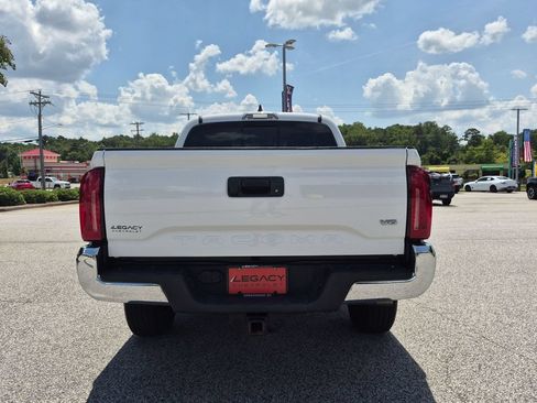 Used 2023 Toyota Tacoma SR5 RWD image 4