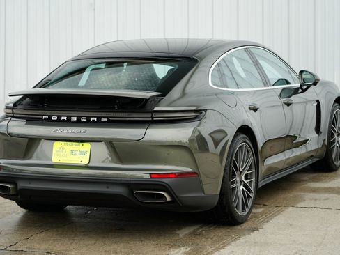 Used 2025 Porsche Panamera 4 w/ Premium Package image 58
