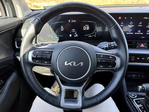 Used 2023 Kia Sportage EX image 13