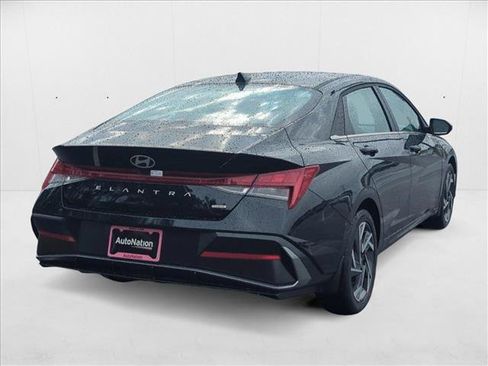 New 2025 Hyundai Elantra Limited image 2