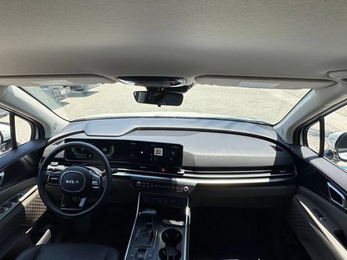 Used 2026 Kia Carnival FWD image 36