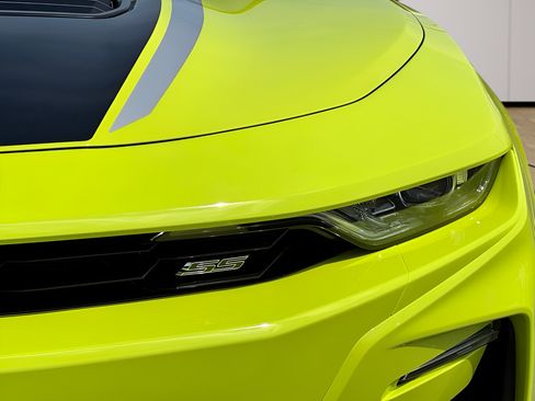 Used 2020 Chevrolet Camaro SS RWD image 36