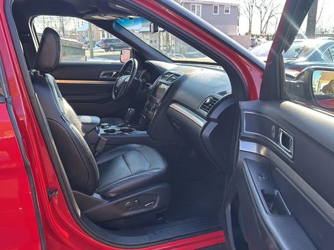 Used 2018 Ford Explorer XLT w/ Equipment Group 202A image 24