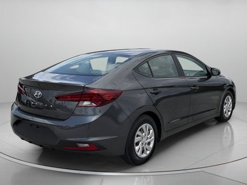 Used 2020 Hyundai Elantra SE FWD image 3