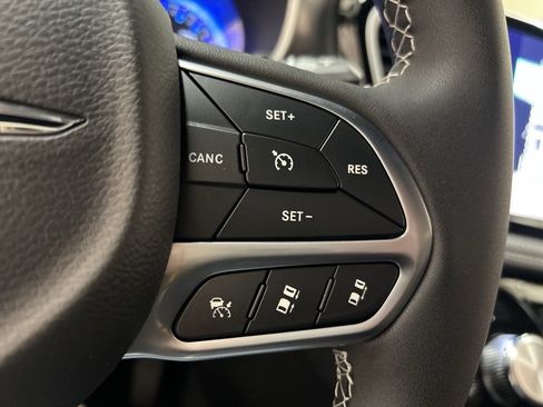 New 2026 Chrysler Pacifica Select FWD image 22