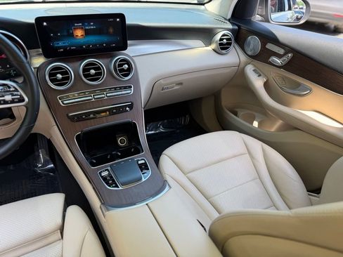 Used 2020 Mercedes-Benz GLC 300 w/ Parking Assistance Package image 45