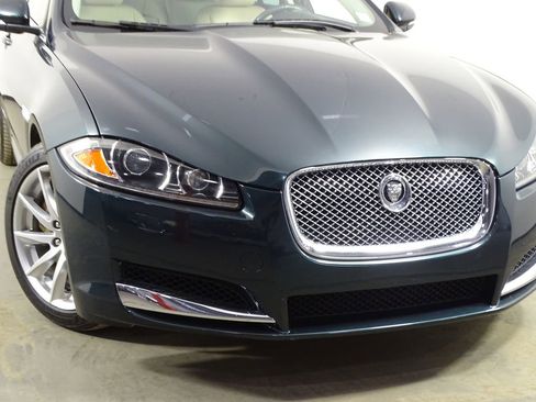 Used 2013 Jaguar XF image 37