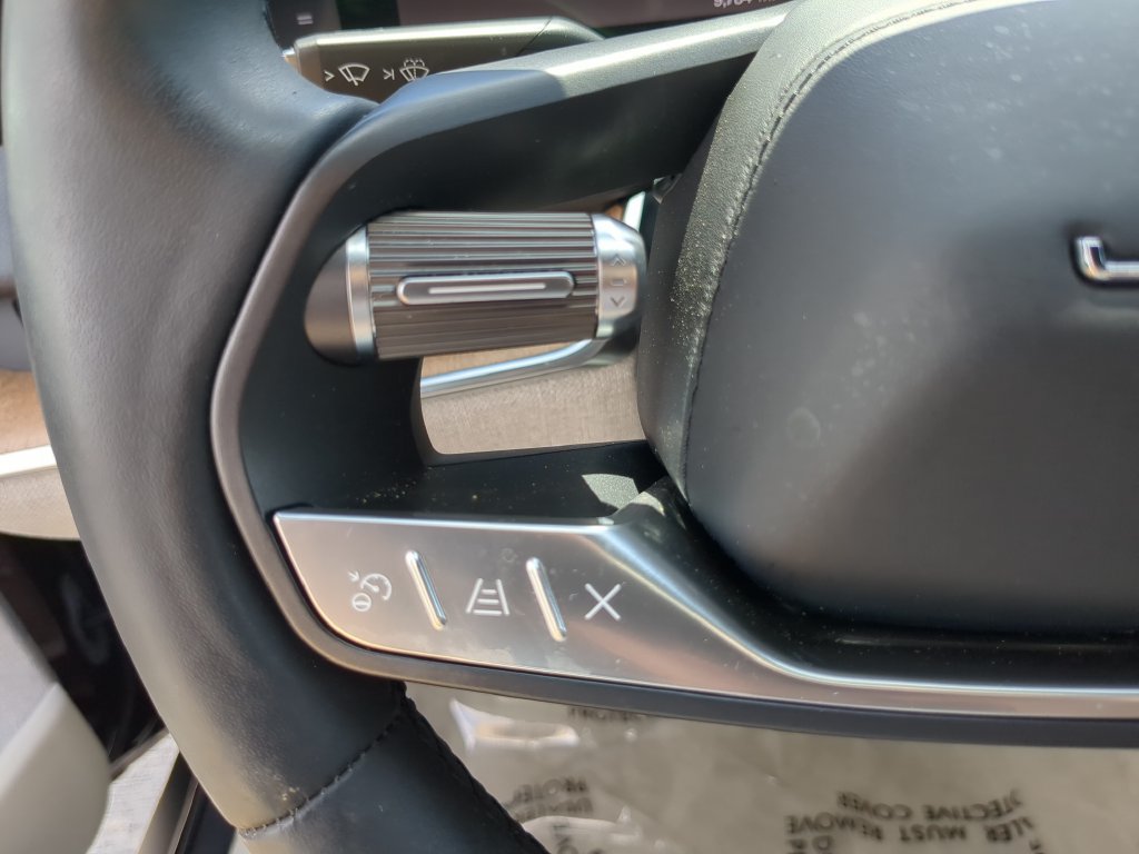 Used 2025 Lucid Air Touring AWD/4WD image 28