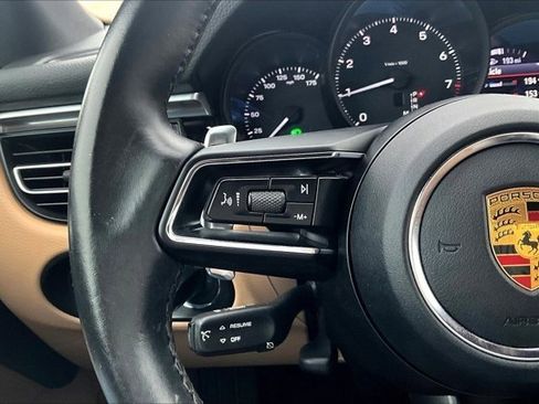 Used 2022 Porsche Macan PREMIUM PACKAGE PLUS 2.0T (AWD image 11