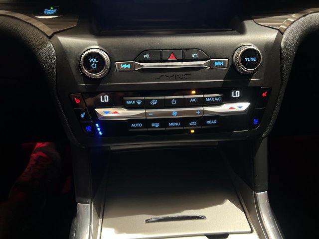 Used 2020 Ford Explorer Limited RWD image 17