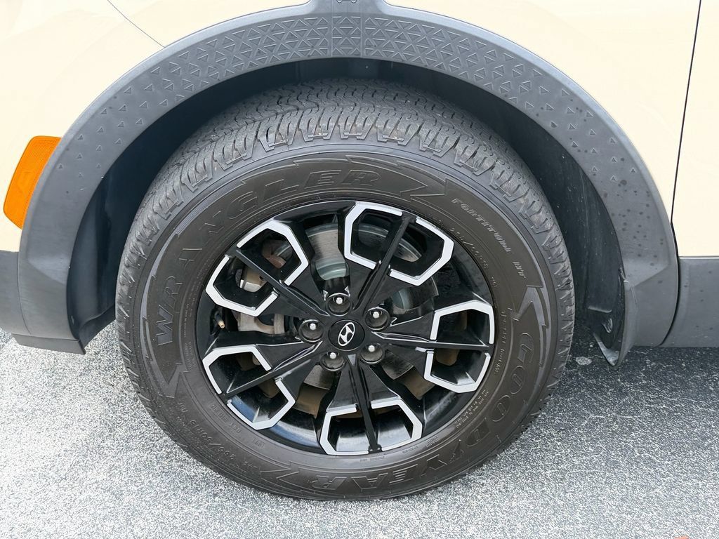Used 2022 Hyundai Santa Cruz SEL w/ Activity Package FWD image 19