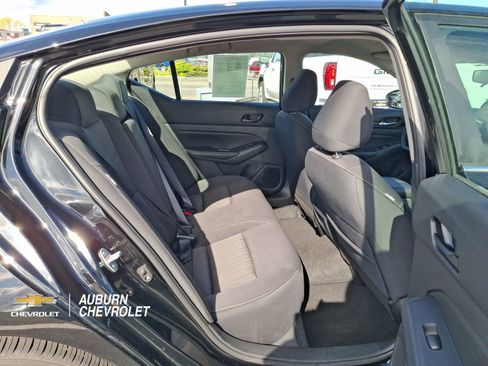 Used 2025 Nissan Altima 2.5 SV FWD image 21