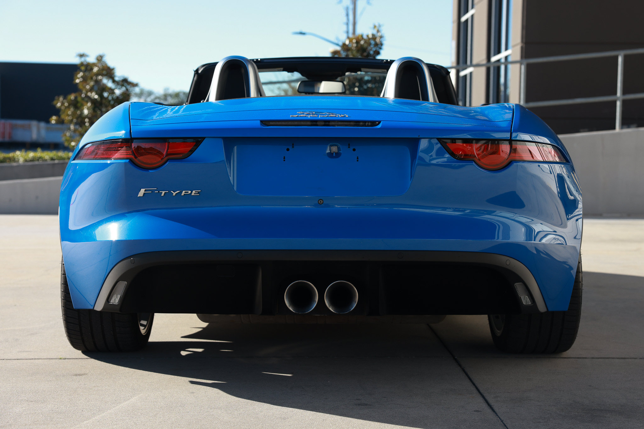 Used 2018 Jaguar F-TYPE Convertible RWD image 11