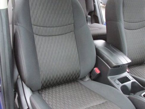 Used 2017 Nissan Rogue SV AWD/4WD image 18