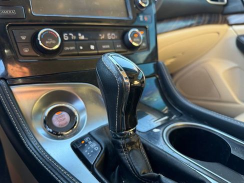 Used 2017 Nissan Maxima Platinum image 22