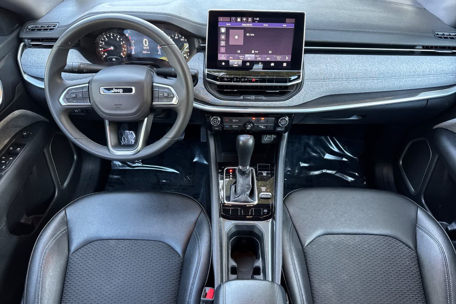 Used 2024 Jeep Compass Latitude AWD/4WD image 3
