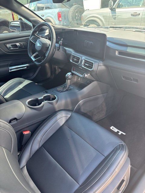 Used 2025 Ford Mustang GT Premium RWD image 12
