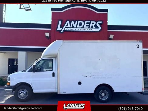 Used 2016 Chevrolet Express 3500 image 1