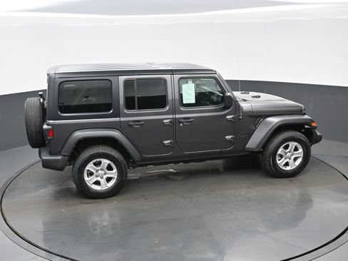 Used 2022 Jeep Wrangler Unlimited Sport image 37