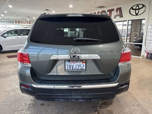 Used 2013 Toyota Highlander Plus image 9