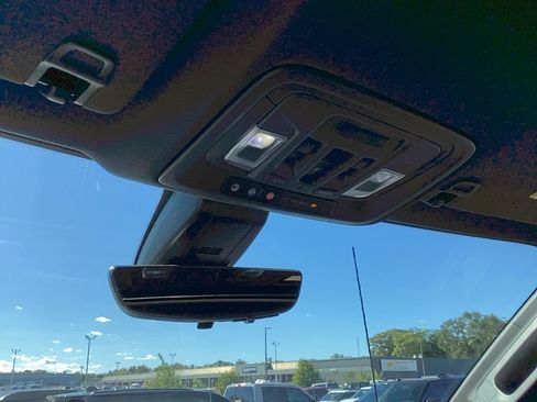 Used 2023 GMC Sierra 3500 Denali w/ Denali Ultimate Package image 27