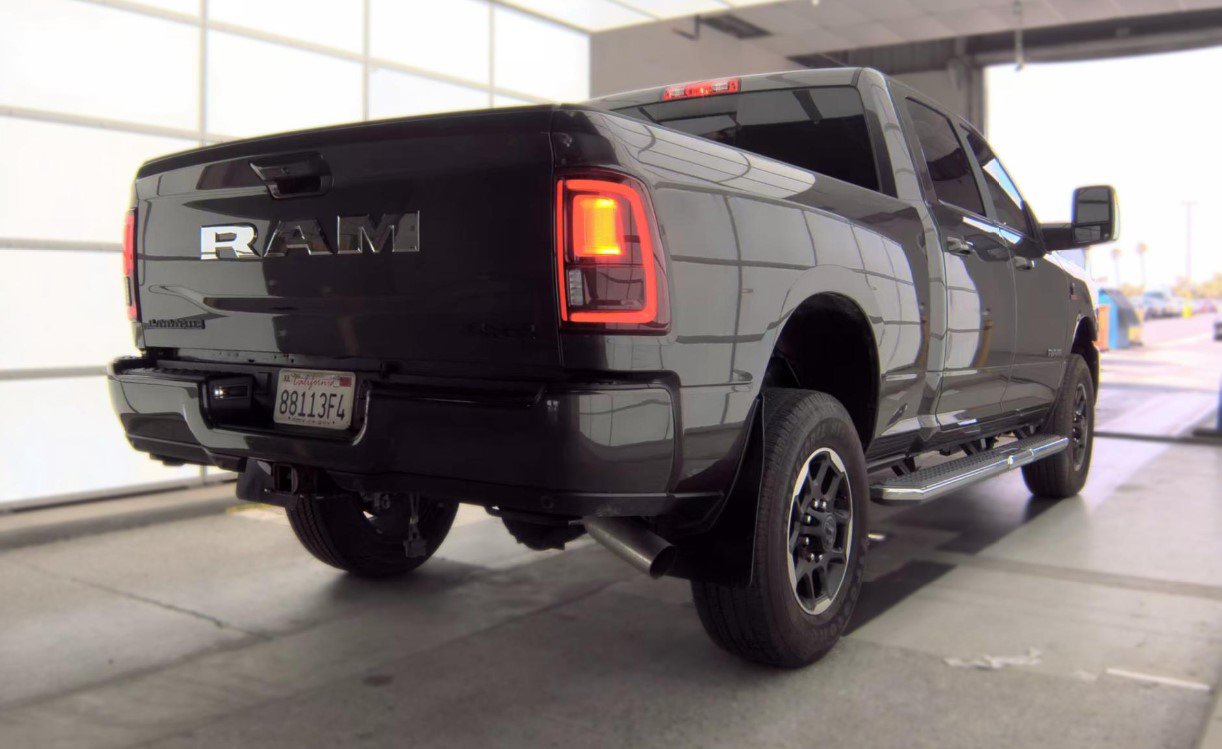 Used 2025 RAM 2500 Laramie AWD/4WD image 4