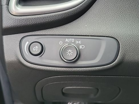 Used 2020 Chevrolet Trax LT w/ Driver Confidence Package image 23