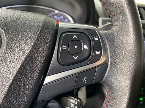 Used 2017 Toyota Camry SE image 19