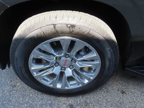 Used 2025 GMC Yukon Denali AWD/4WD image 16