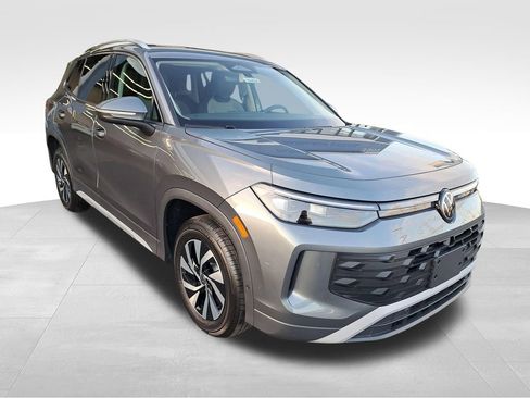 New 2025 Volkswagen Tiguan S AWD/4WD image 3