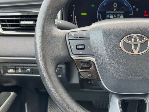 Used 2025 Toyota Camry LE FWD image 15