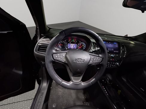 Used 2022 Chevrolet Equinox RS w/ RS Leather Package image 12