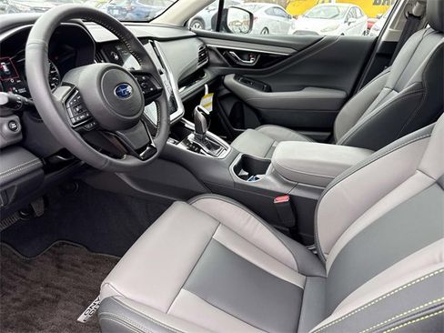 Used 2025 Subaru Outback Onyx Edition image 13