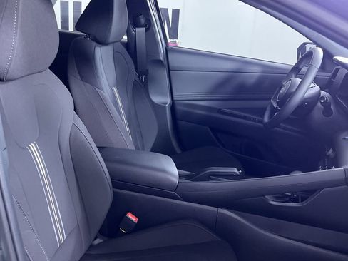 Used 2025 Hyundai Elantra Sport image 24
