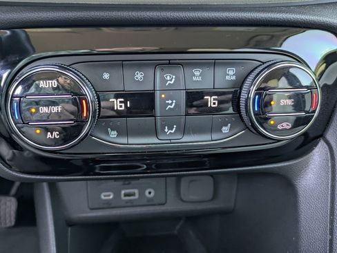 Used 2022 Buick Encore GX Essence w/ Advanced Technology Package image 24