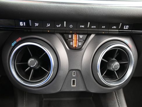 Used 2021 Chevrolet Blazer LT image 23