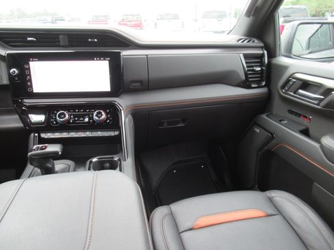 Used 2024 GMC Sierra 1500 AT4 AWD/4WD image 14