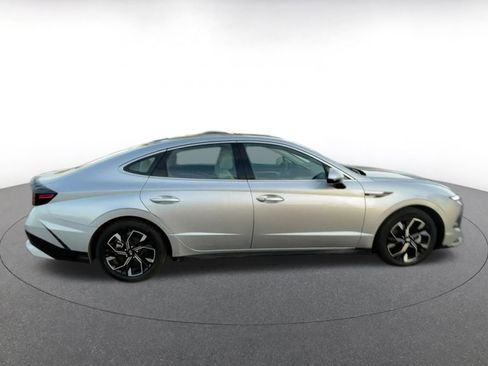 Used 2025 Hyundai Sonata SEL FWD image 16