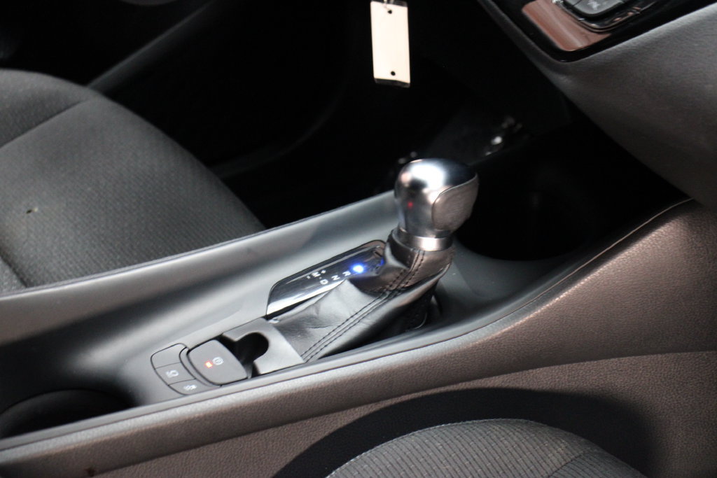 Used 2018 Toyota C-HR XLE FWD image 17