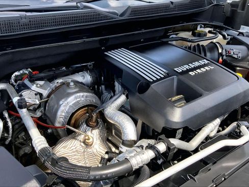 Used 2024 Chevrolet Silverado 1500 LT Trail Boss AWD/4WD image 32
